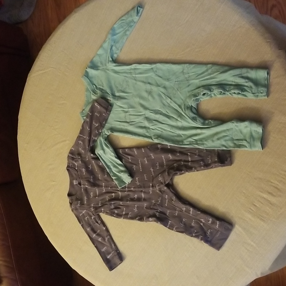 ❣5 for $25 Sale❣ 2 Long-Sleeved Onesies